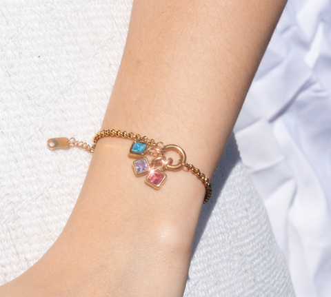 Pulseira com pingente de pedra de nascimento quadrado | Compra Personalizada