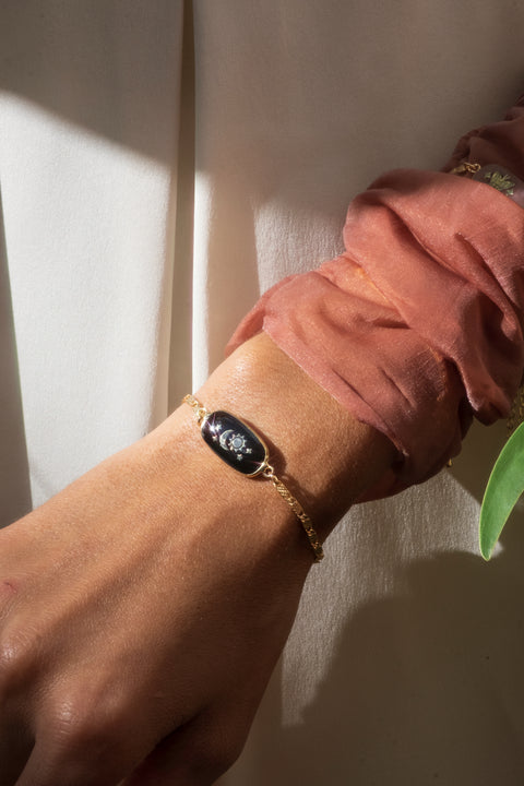 Amuleto diario - Pulsera de poder personal bañada en oro