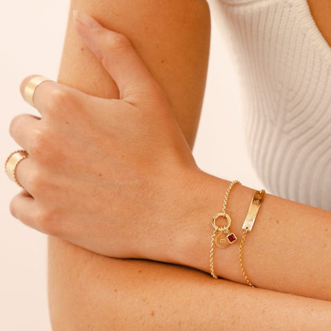 Pulsera con colgante de número | Compra personalizada